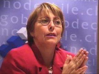 <em><strong>El estilo Bachelet empieza a asomar</strong></em>